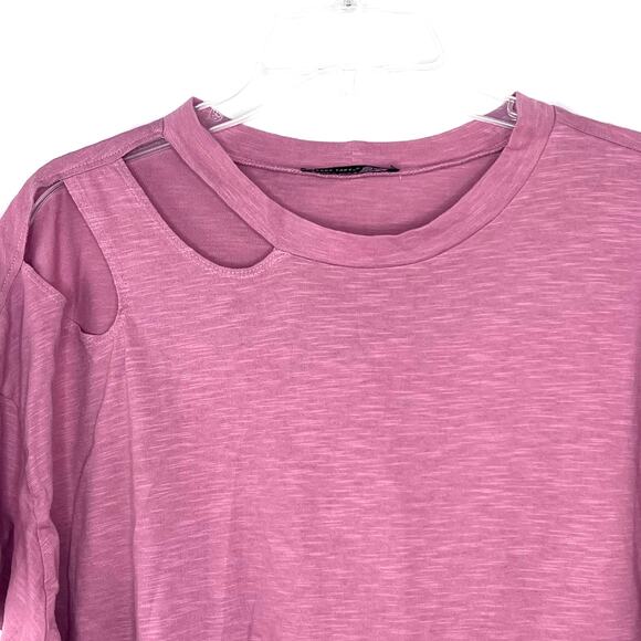 New Black Tape Plus Size 1X Cutout Shoulder Pink Short Sleeve Shirt - Picture 2 of 5